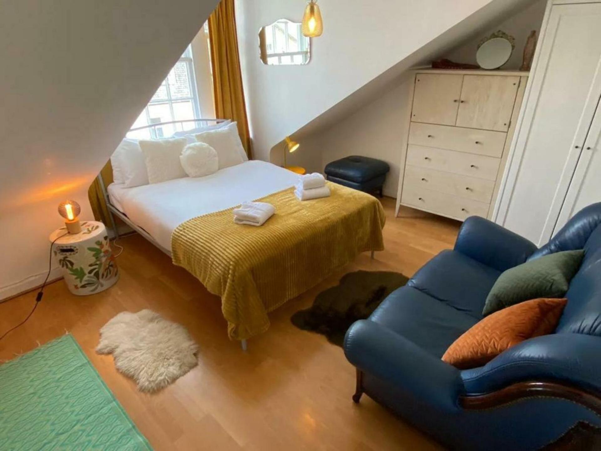 Charming 3 Bedroom Apartment In The Heart Of Vibrant Old Town EDI Exteriér fotografie
