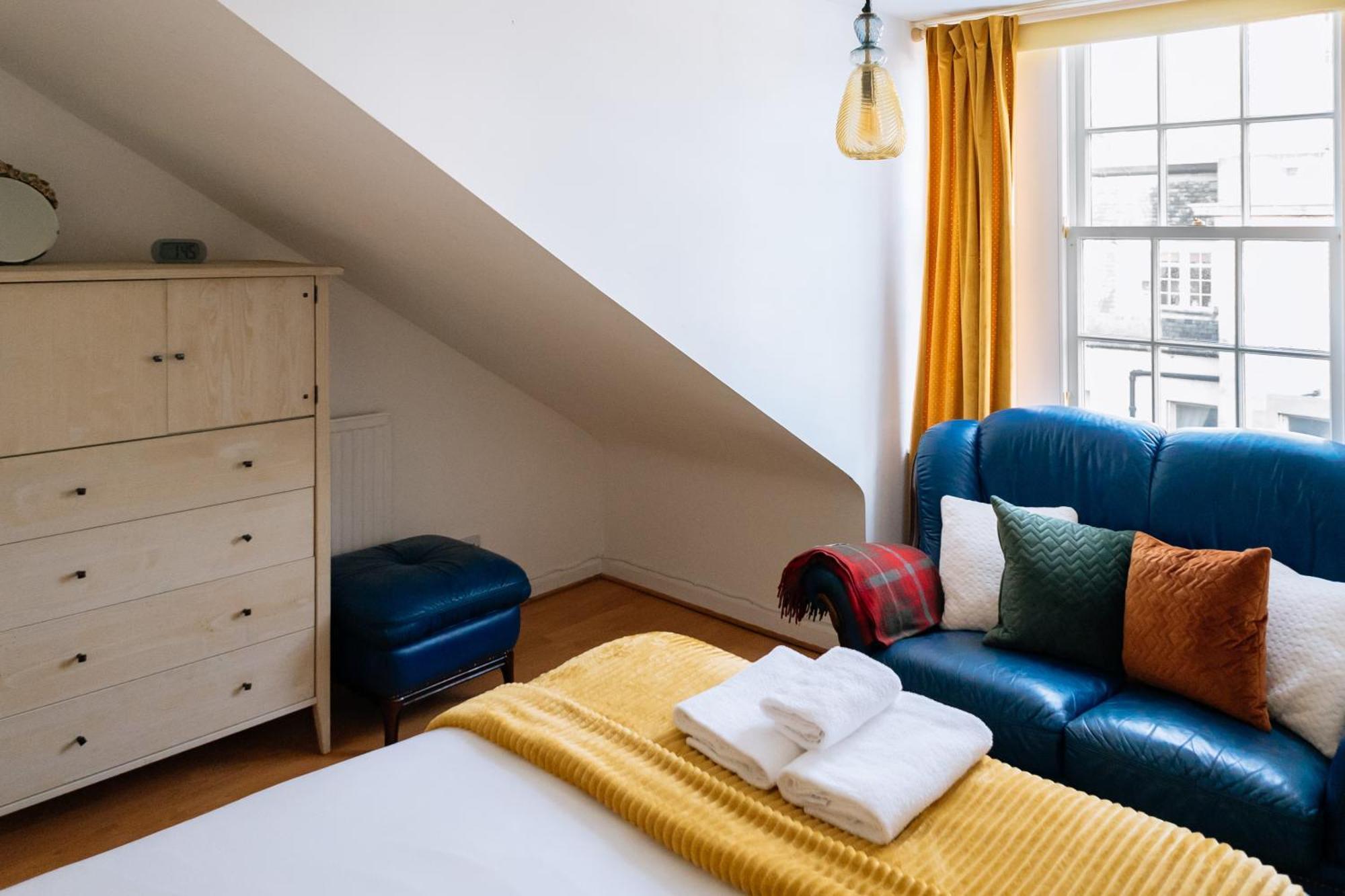Charming 3 Bedroom Apartment In The Heart Of Vibrant Old Town EDI Exteriér fotografie
