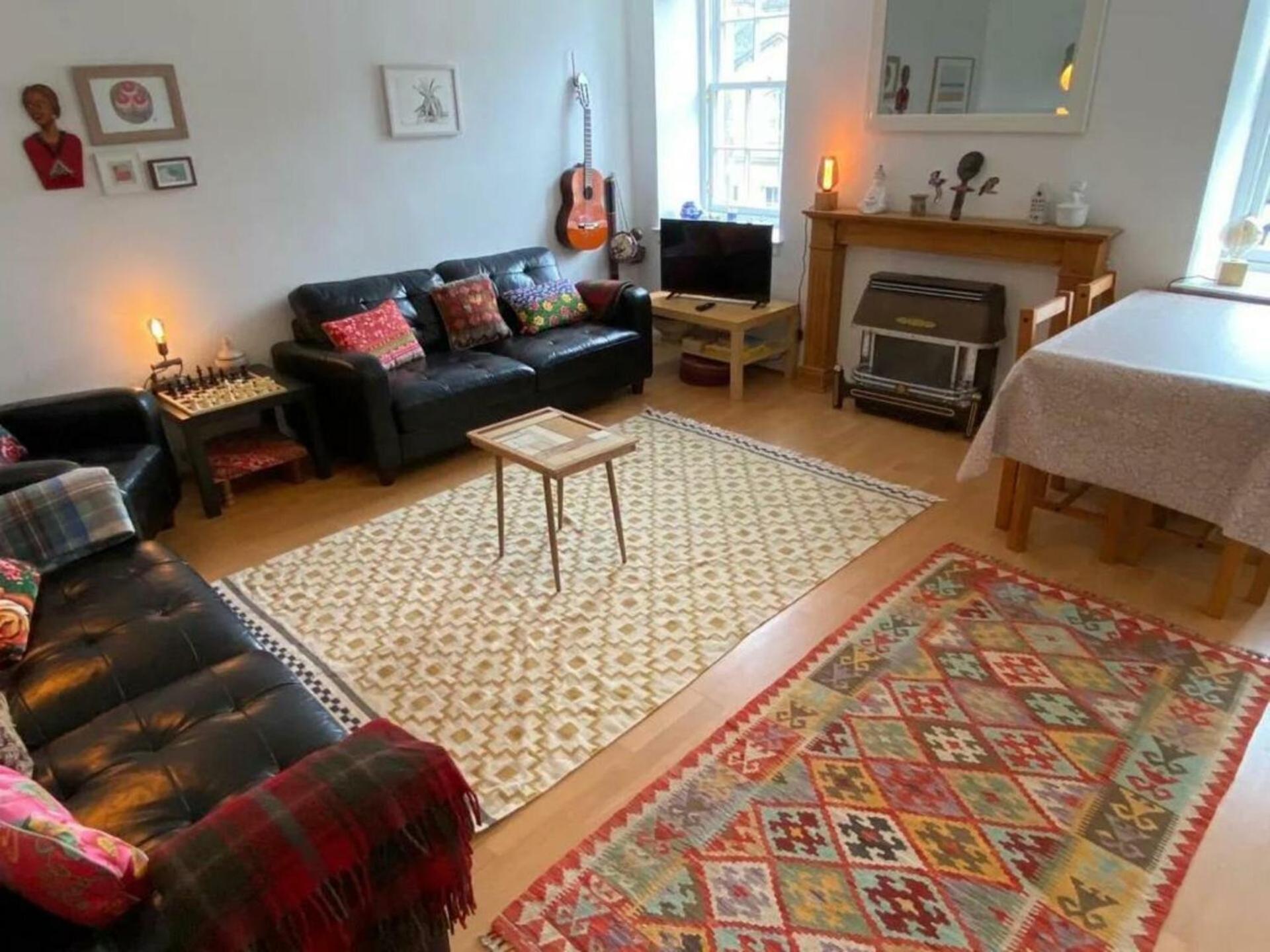 Charming 3 Bedroom Apartment In The Heart Of Vibrant Old Town EDI Exteriér fotografie