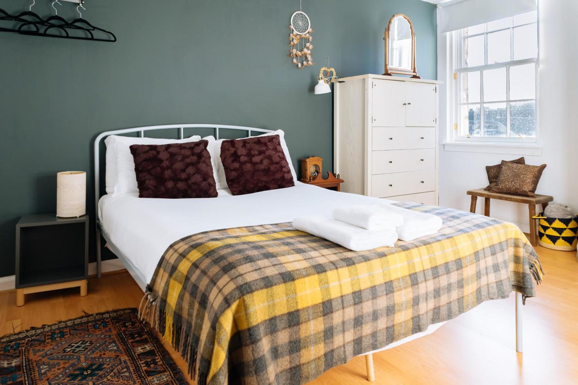 Charming 3 Bedroom Apartment In The Heart Of Vibrant Old Town EDI Exteriér fotografie